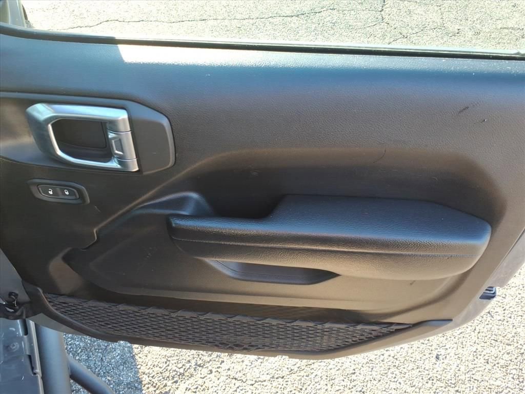 Used 2023 Jeep Gladiator Sport image 18