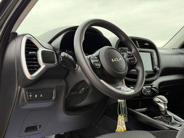 Used 2025 Kia Soul LX w/ LX Technology Package FWD image 12