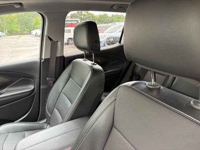 Used 2023 GMC Terrain SLT w/ Tech Package FWD image 10