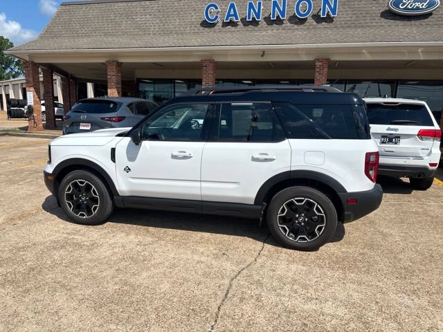 Certified 2025 Ford Bronco Sport Outer Banks w/ Outer Banks Tech Package+ AWD/4WD image 3