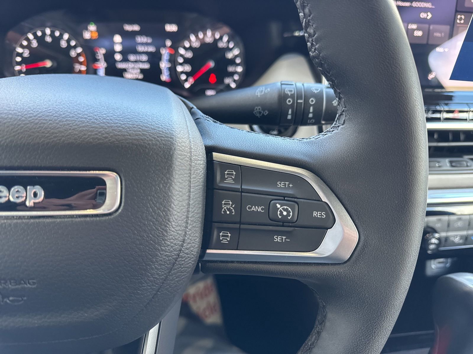 Used 2024 Jeep Compass Limited image 29