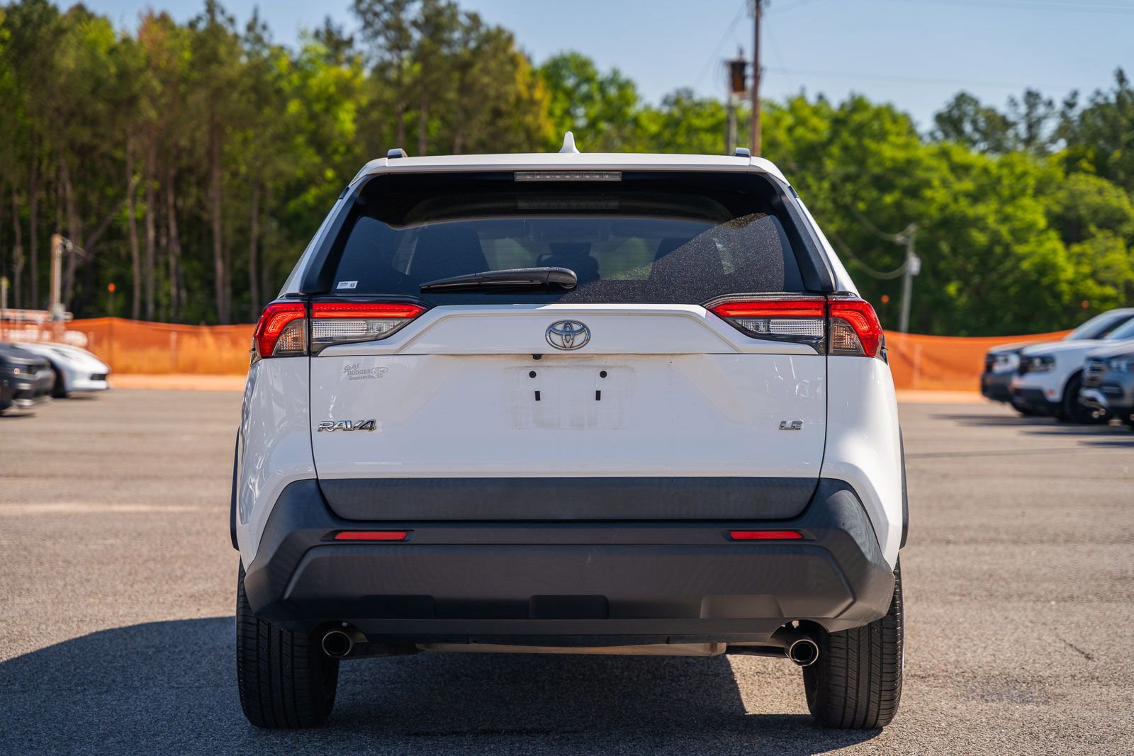 Used 2020 Toyota RAV4 LE FWD image 4