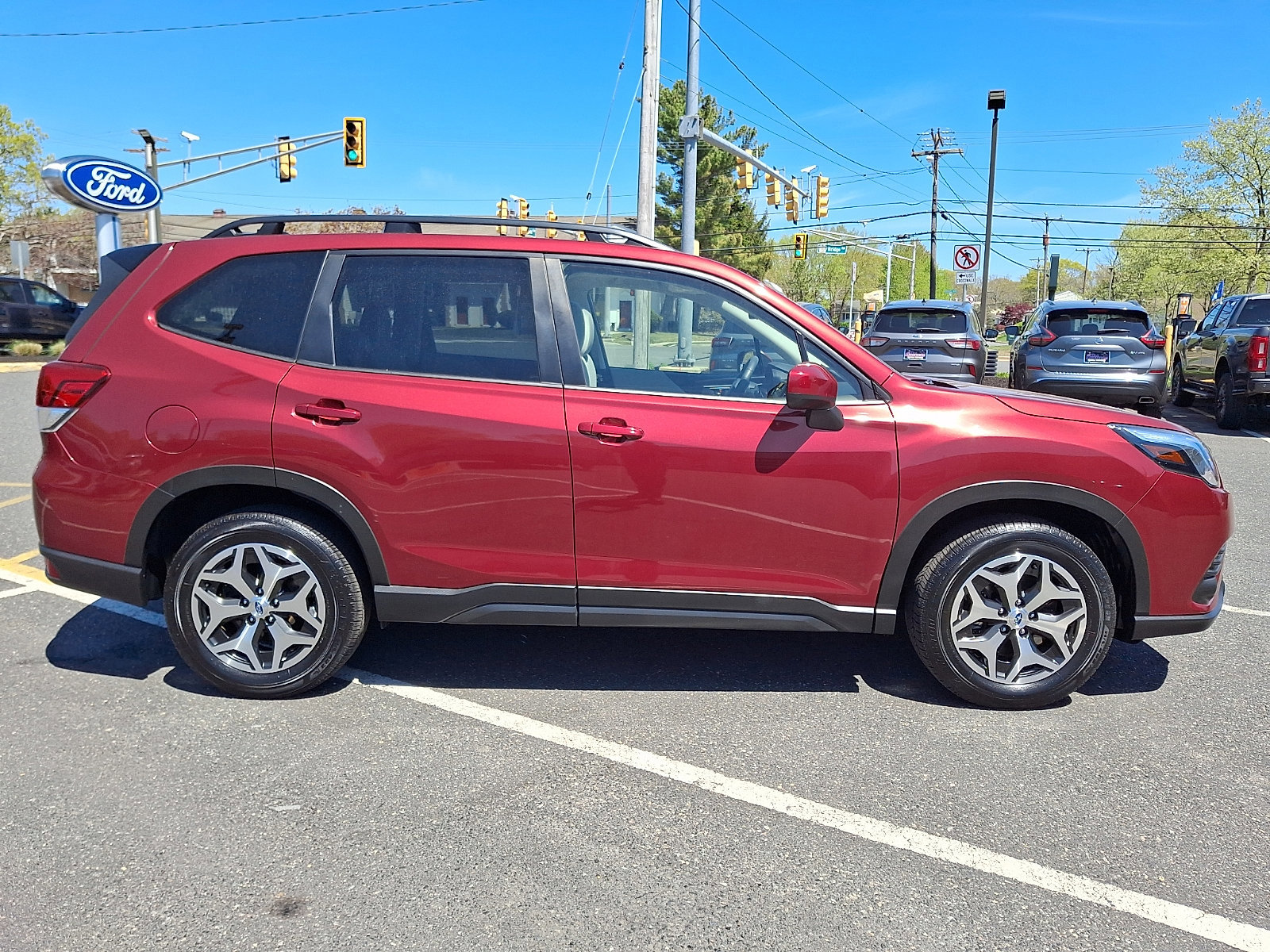 Used 2024 Subaru Forester Premium AWD/4WD image 3