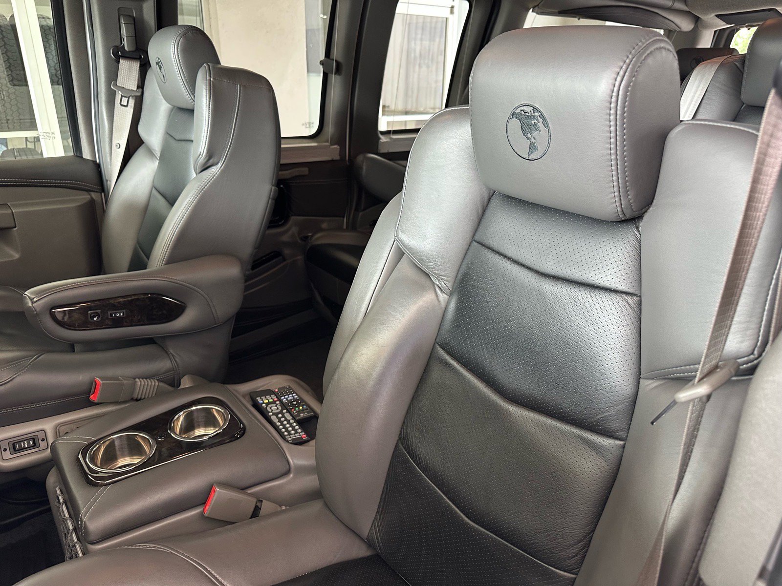 Used 2020 Chevrolet Express 2500 w/ Enhanced Convenience Package RWD image 22
