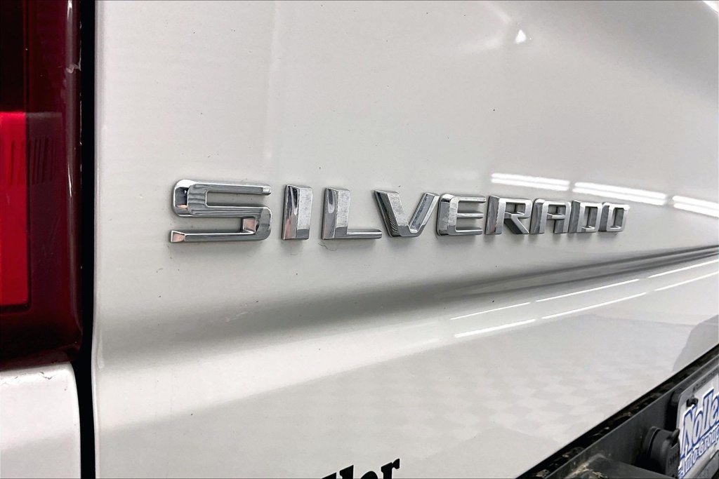 Used 2021 Chevrolet Silverado 1500 LTZ w/ Z71 Off-Road Package AWD/4WD image 8