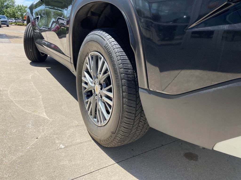 Used 2024 Chevrolet Traverse LT AWD/4WD image 18