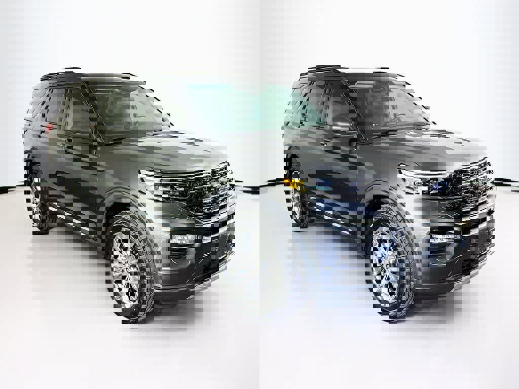 Certified 2020 Ford Explorer XLT w/ Equipment Group 202A image 7