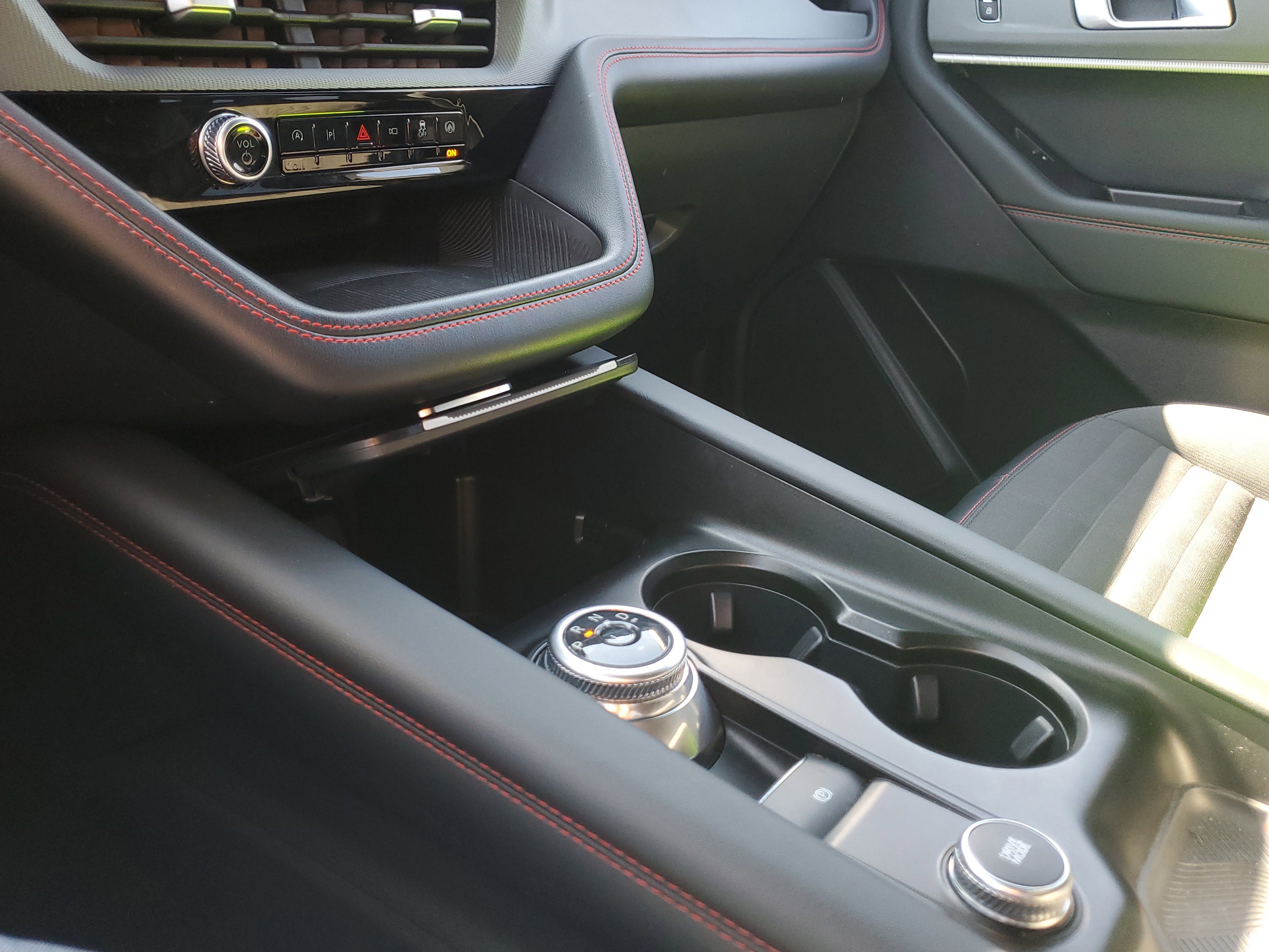 Certified 2025 Ford Explorer ST-Line image 29