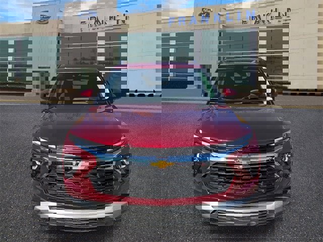 Used 2025 Chevrolet TrailBlazer LT image 2