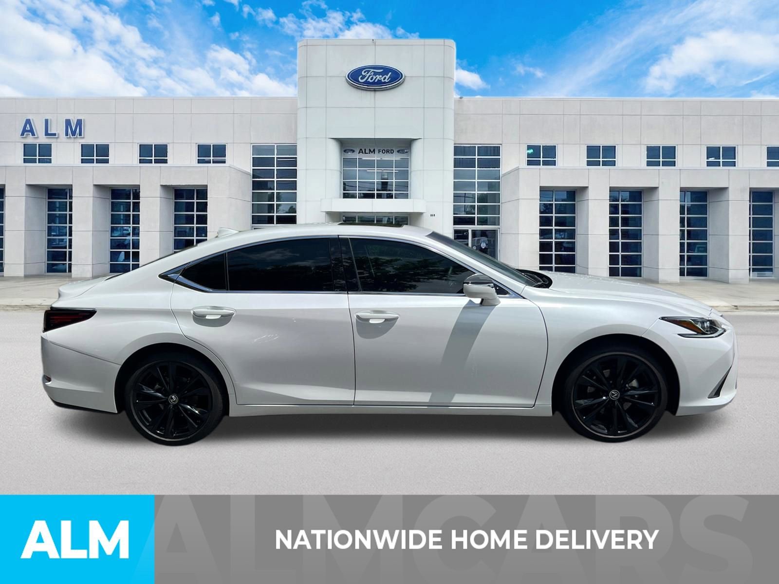 Used 2024 Lexus ES 350 w/ Accessory Package (Z1) FWD image 4
