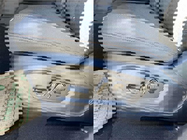 Certified 2025 Ford Explorer Active image 19