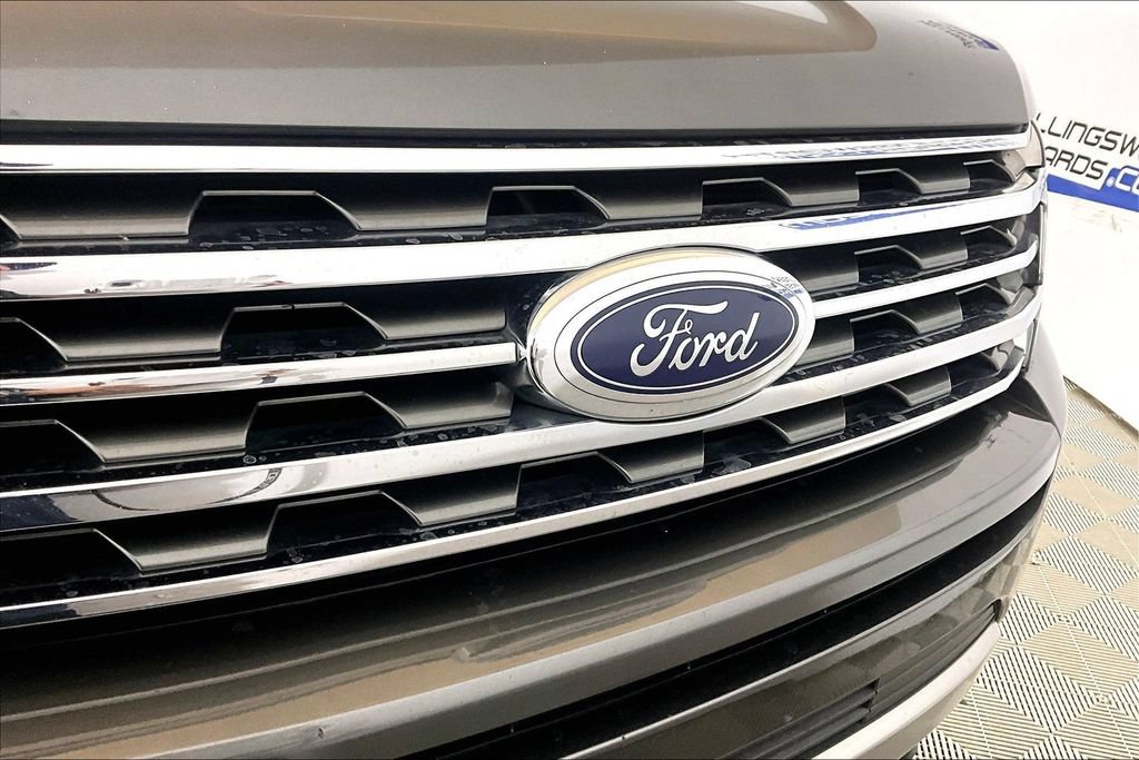 Certified 2018 Ford Expedition XLT w/ Equipment Group 202A AWD/4WD image 24