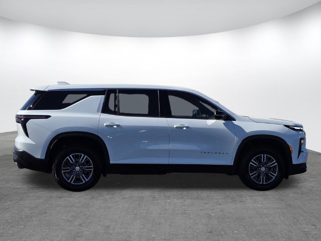 Used 2024 Chevrolet Traverse LS FWD image 3