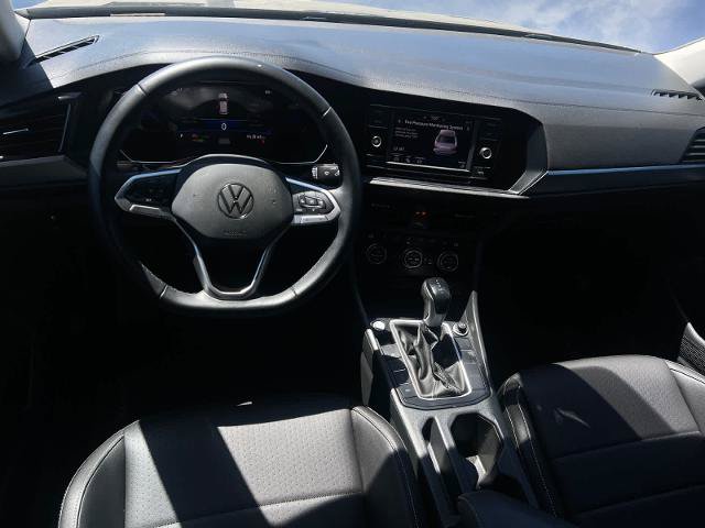 Used 2023 Volkswagen Jetta SE FWD image 13