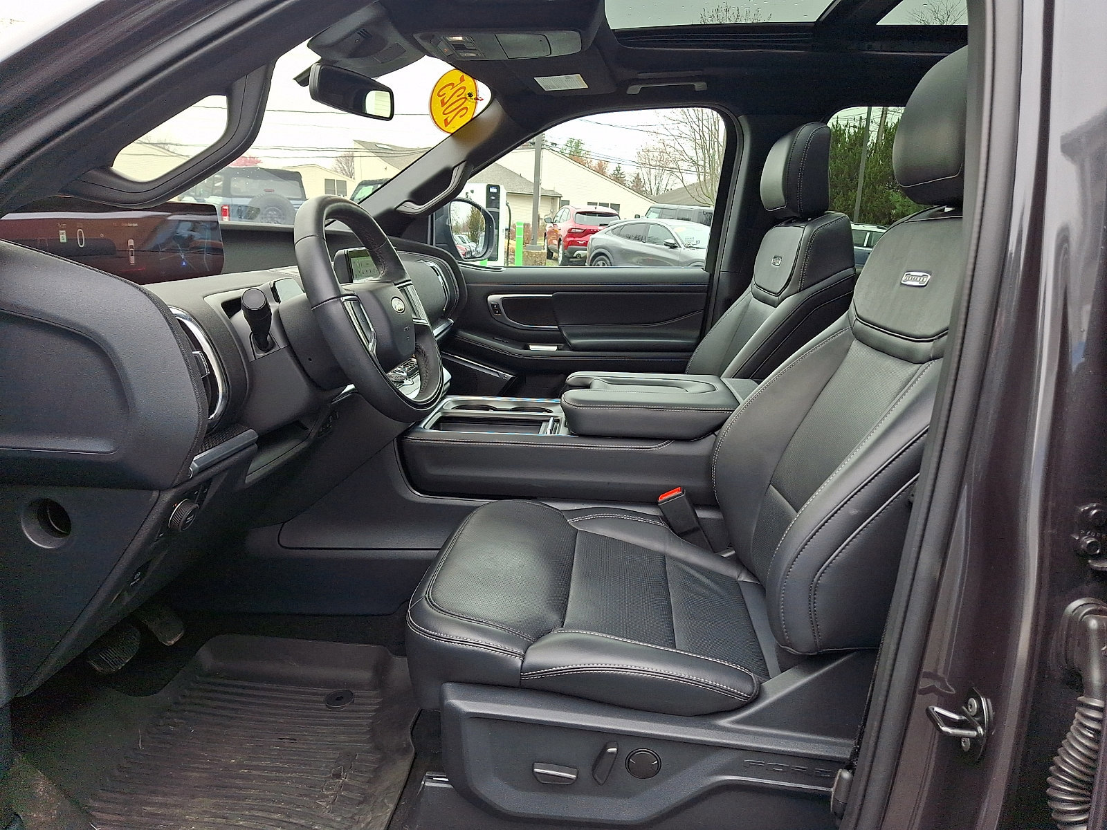 Certified 2025 Ford Expedition Platinum w/ Stealth Performance Package AWD/4WD image 15