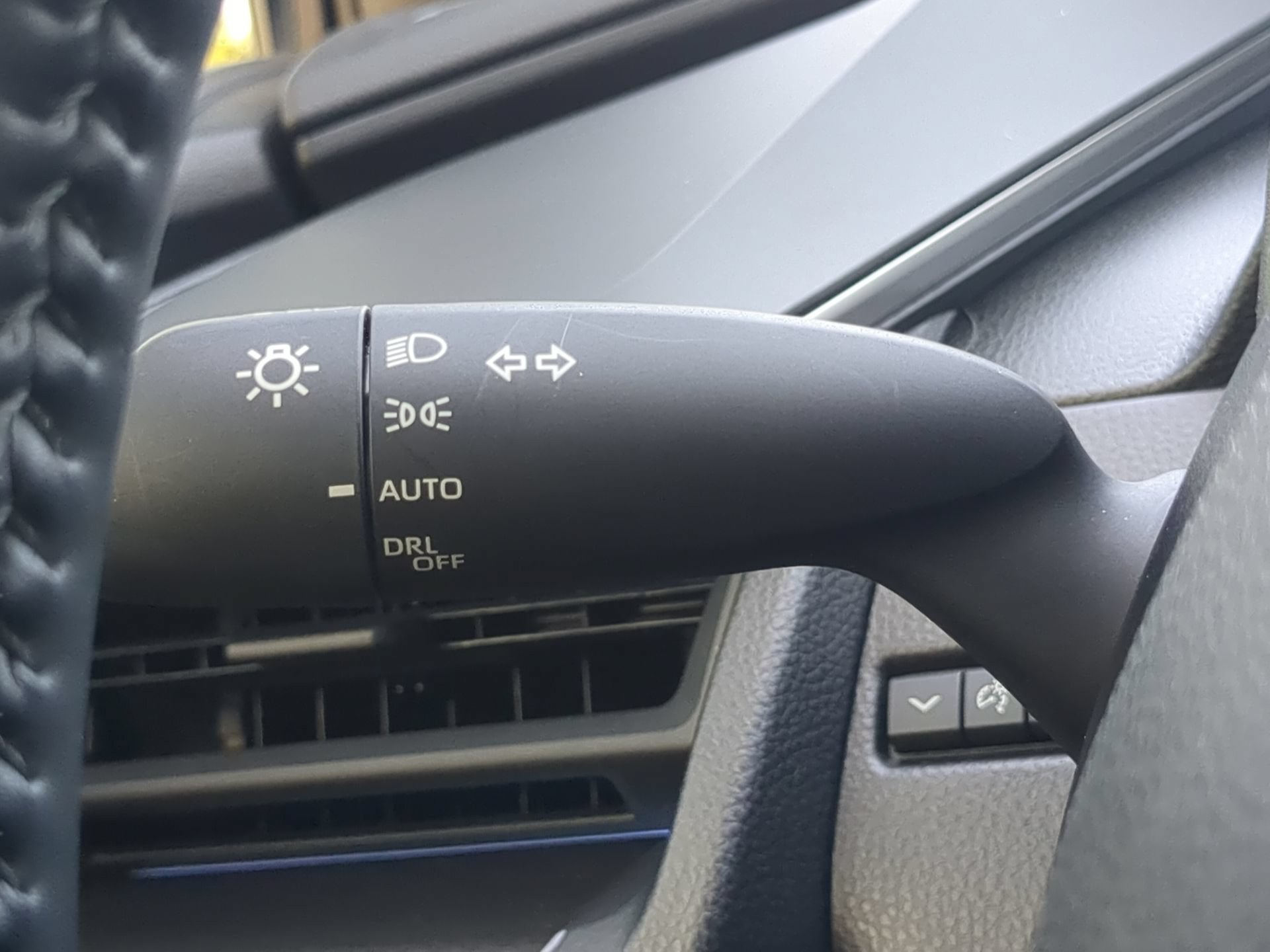 Used 2026 Toyota Prius FWD image 62