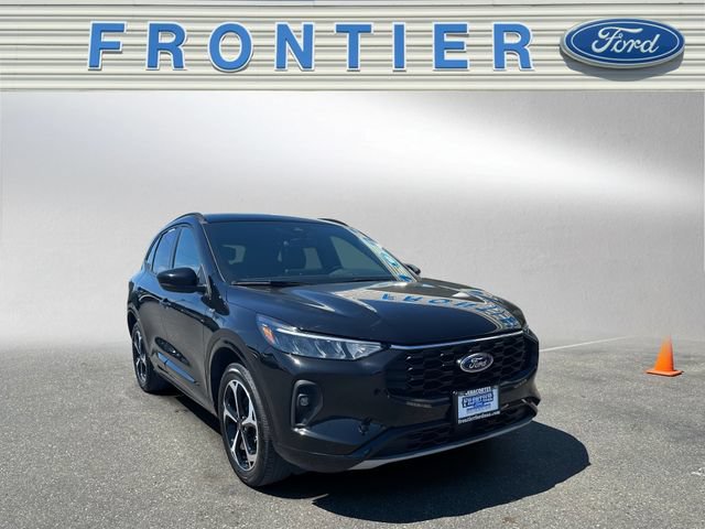 Certified 2024 Ford Escape ST-Line Select w/ Tech Pack #1 AWD/4WD image 8