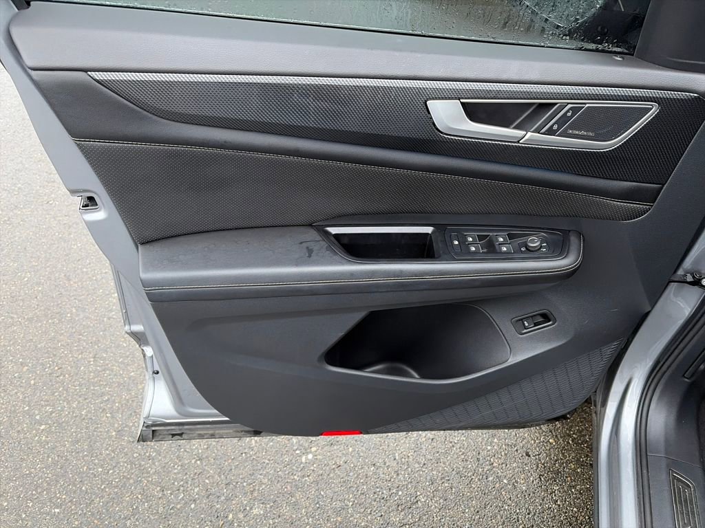 Used 2024 Volkswagen Atlas Cross Sport SEL Premium R-Line image 17