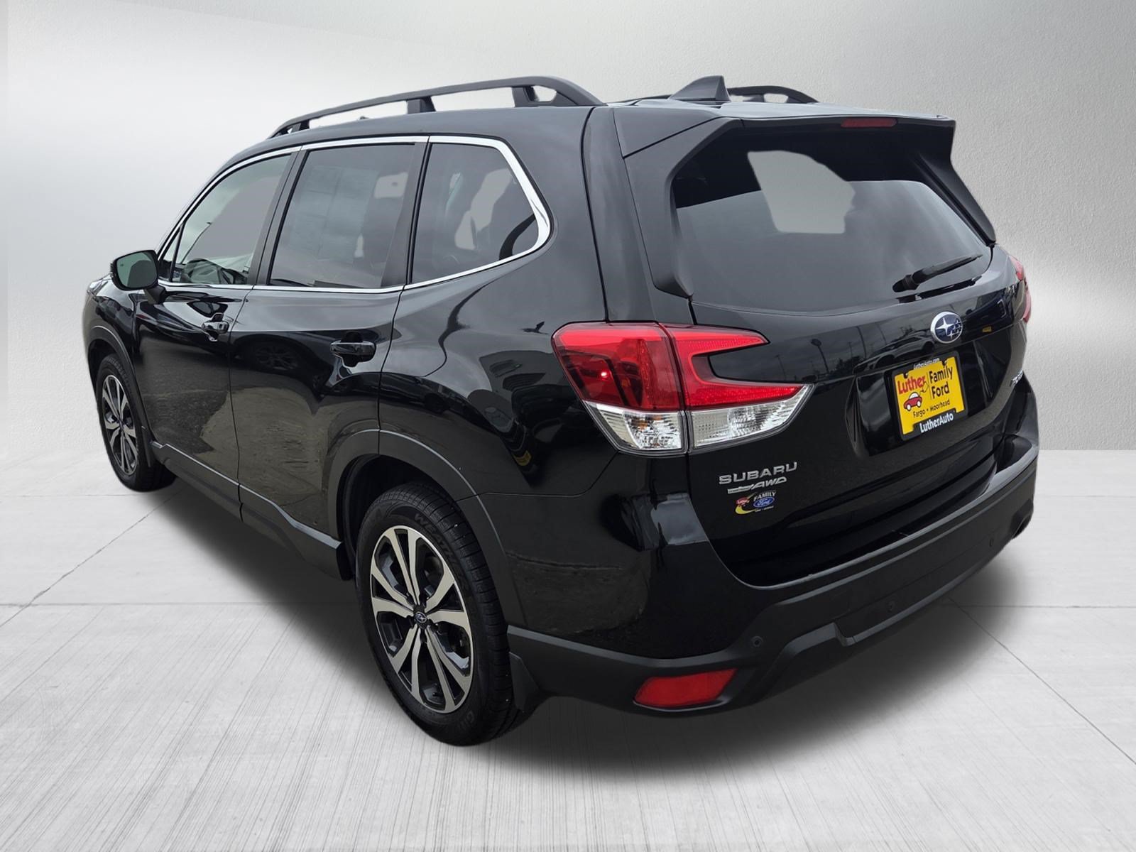 Used 2023 Subaru Forester Limited AWD/4WD image 5