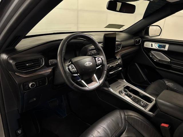 Certified 2022 Ford Explorer Platinum w/ Equipment Group 601A image 8
