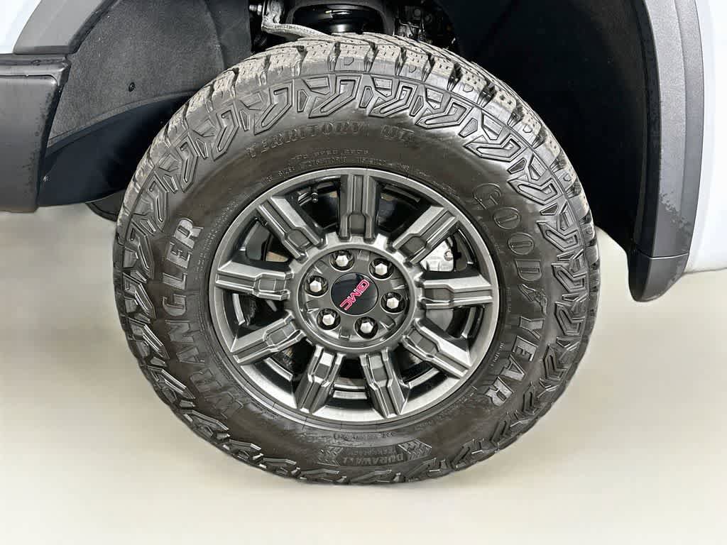 Used 2024 GMC Sierra 1500 AT4X AWD/4WD image 8
