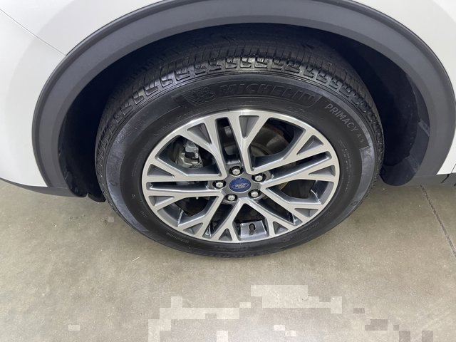 Certified 2022 Ford Escape SEL w/ Technology Package AWD/4WD image 16