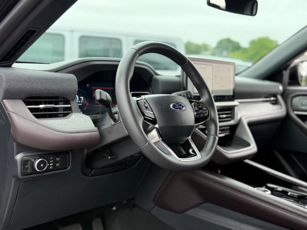 Certified 2026 Ford Explorer Platinum w/ LUX Leather Package AWD/4WD image 14