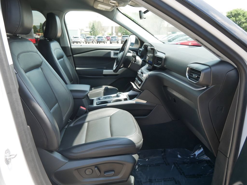 Certified 2024 Ford Explorer XLT AWD/4WD image 14
