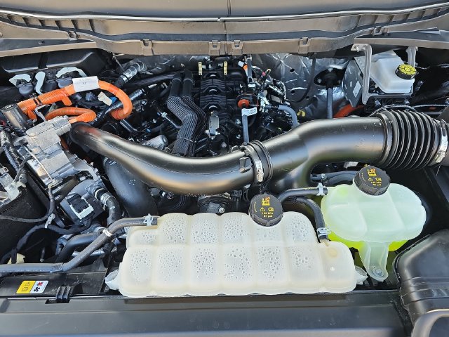 Certified 2025 Ford F150 Platinum w/ Equipment Group 702A High AWD/4WD image 33