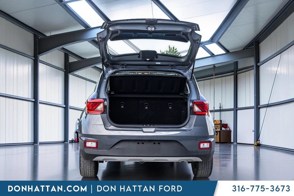 Used 2025 Hyundai Venue SEL FWD image 26