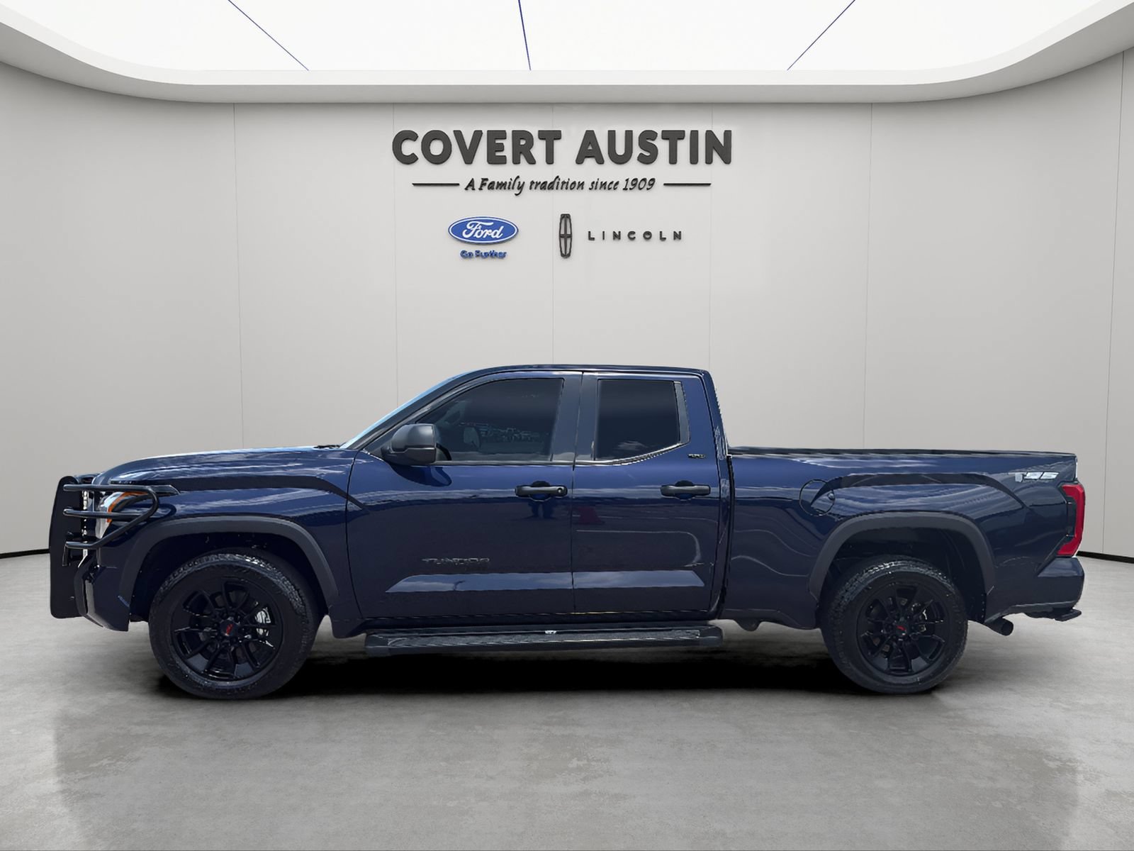 Used 2022 Toyota Tundra SR5 RWD image 2