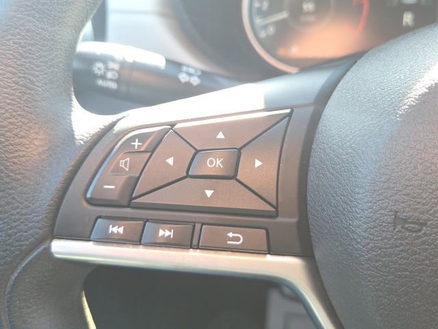 Used 2021 Nissan Versa SV image 32