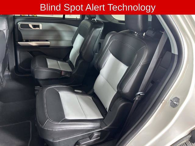 Certified 2022 Ford Explorer XLT w/ Equipment Group 202A AWD/4WD image 13