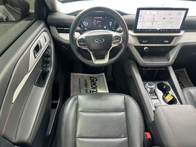 Certified 2025 Ford Explorer Active w/ Active Comfort Package RWD image 6