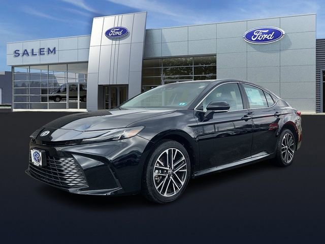 Used 2025 Toyota Camry XLE AWD/4WD image 6