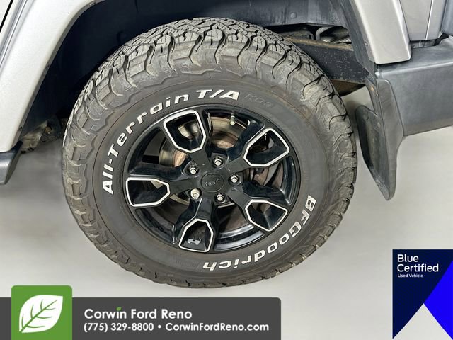 Used 2018 Jeep Wrangler Unlimited Sahara w/ Max Tow Package AWD/4WD image 32