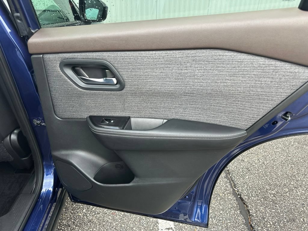Used 2023 Nissan Rogue SV AWD/4WD image 27