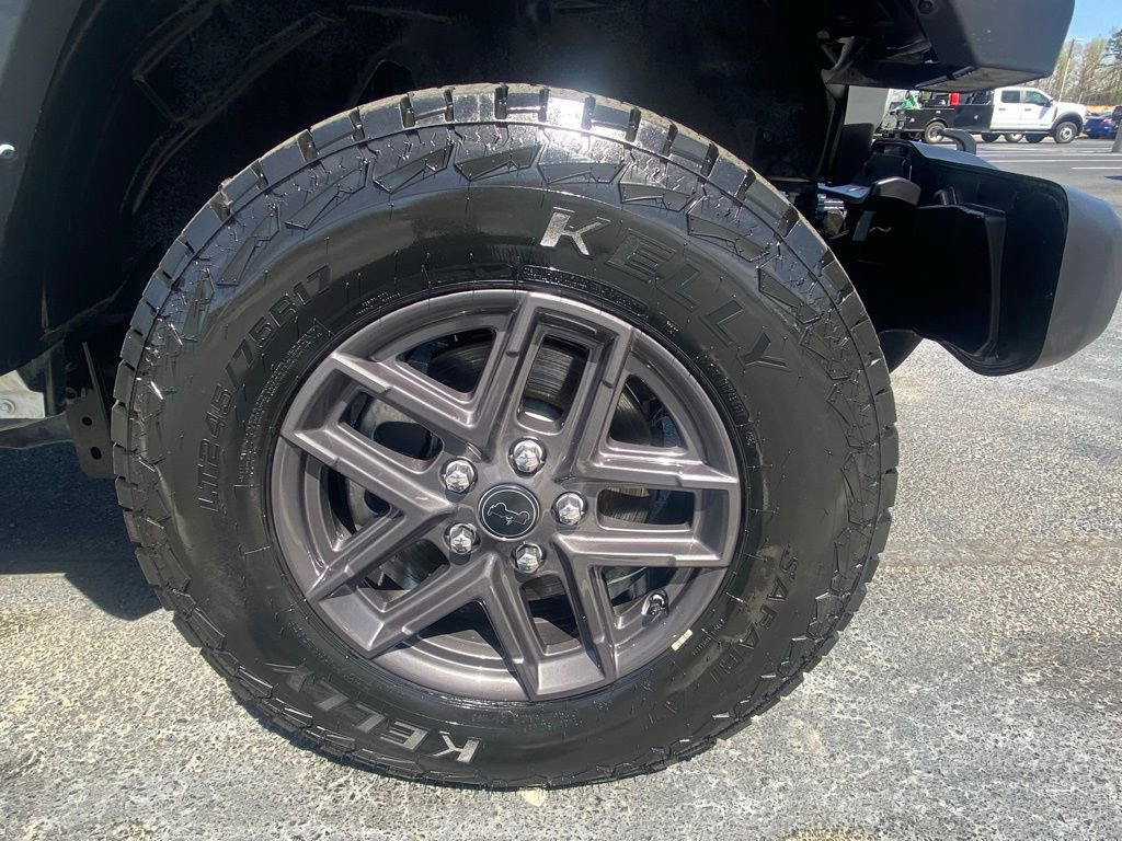 Used 2025 Jeep Gladiator Sport image 28