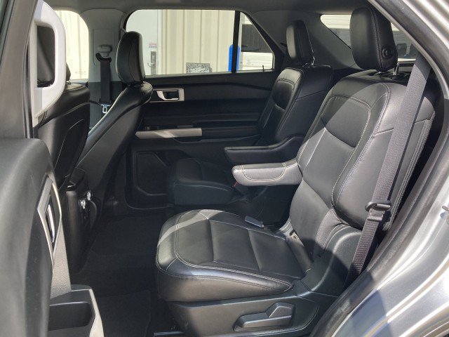 Certified 2020 Ford Explorer XLT w/ Equipment Group 202A AWD/4WD image 13