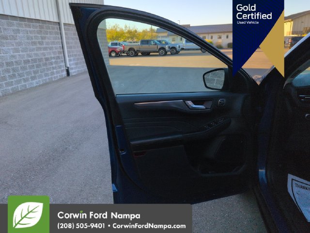 Certified 2022 Ford Escape Titanium AWD/4WD image 12