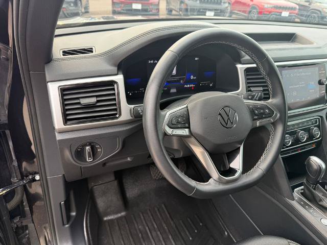 Used 2022 Volkswagen Atlas Cross Sport SE w/ Black Wheel Package AWD/4WD image 35