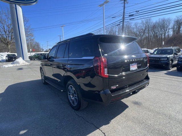 Certified 2025 Ford Expedition Active image 3
