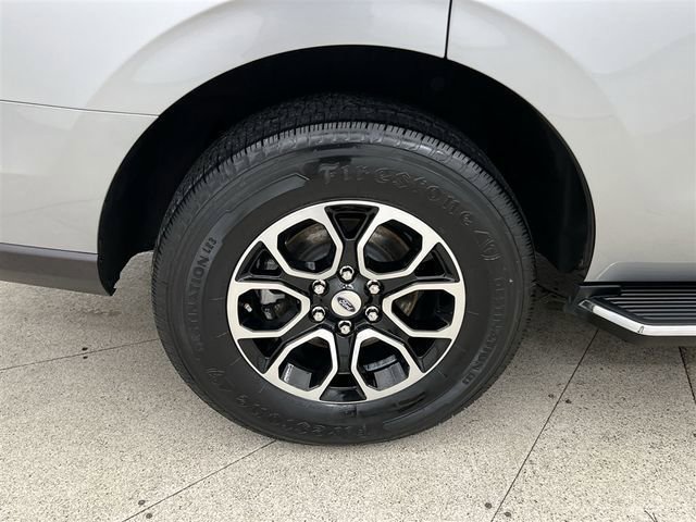 Certified 2023 Ford Expedition XLT image 9