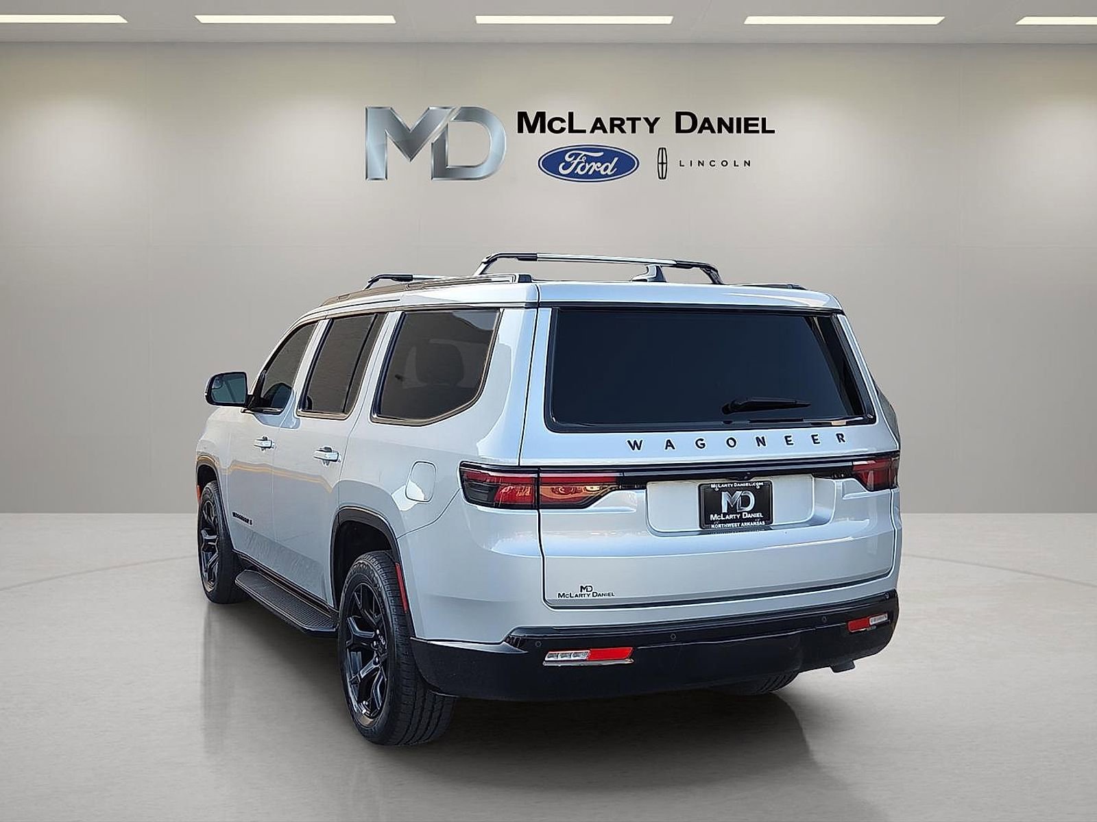 Used 2024 Jeep Wagoneer Series II AWD/4WD image 4