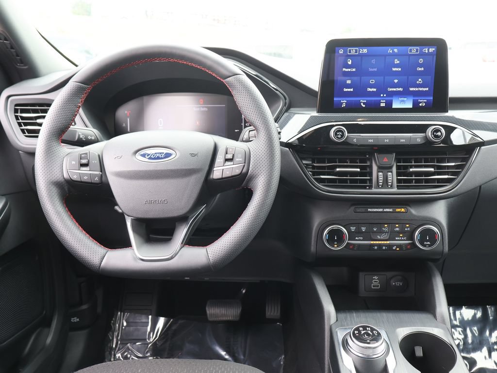 Certified 2025 Ford Escape ST-Line w/ Cold Weather Package AWD/4WD image 19