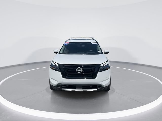 Used 2025 Nissan Pathfinder Platinum w/ Black Appearance Package image 8