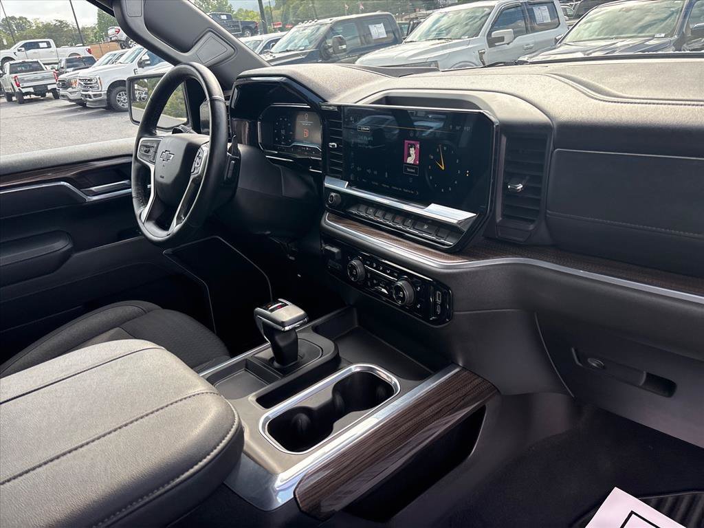 Used 2025 Chevrolet Silverado 1500 RST AWD/4WD image 13
