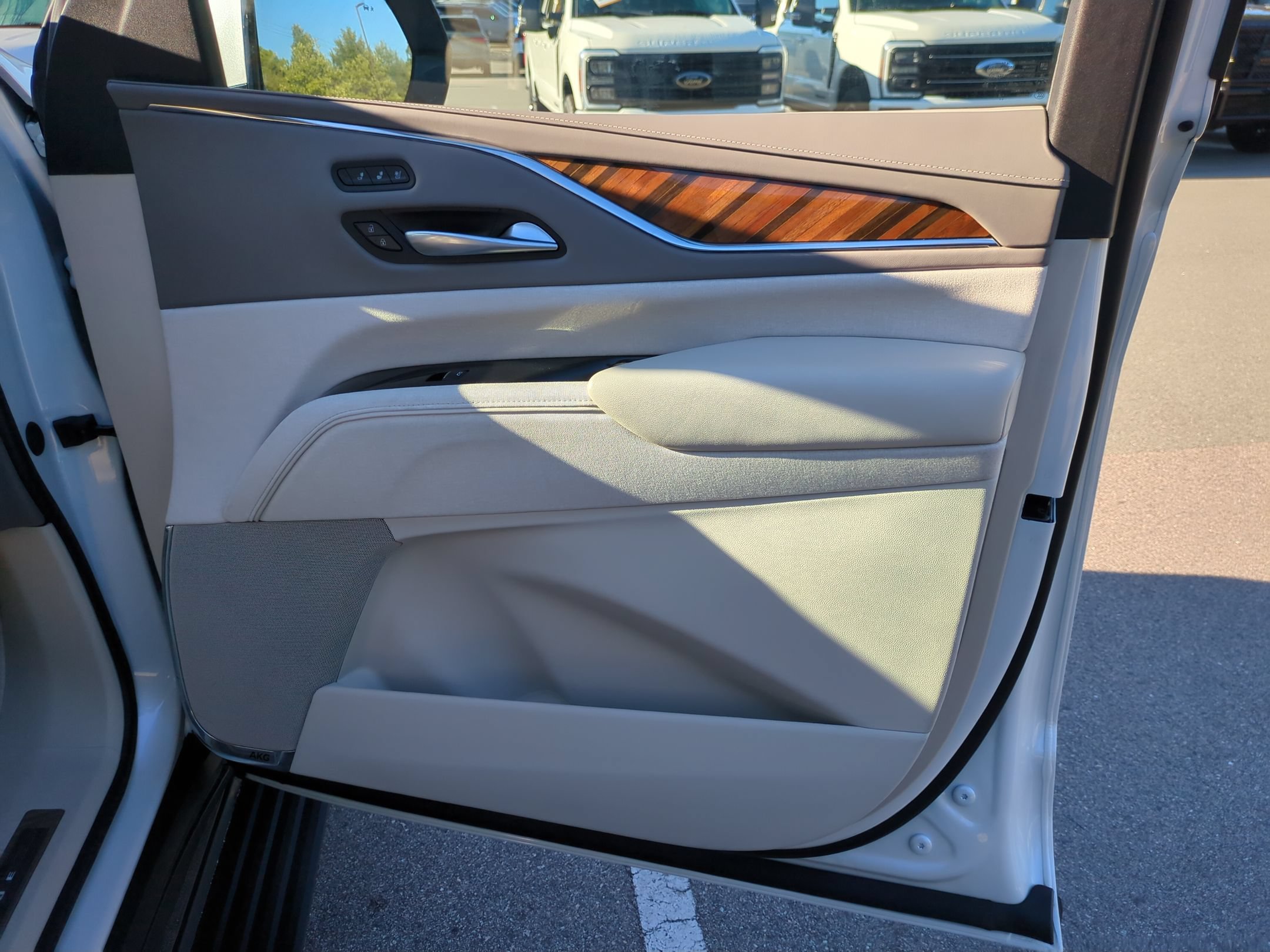 Used 2024 Cadillac Escalade ESV Sport Platinum AWD/4WD image 40