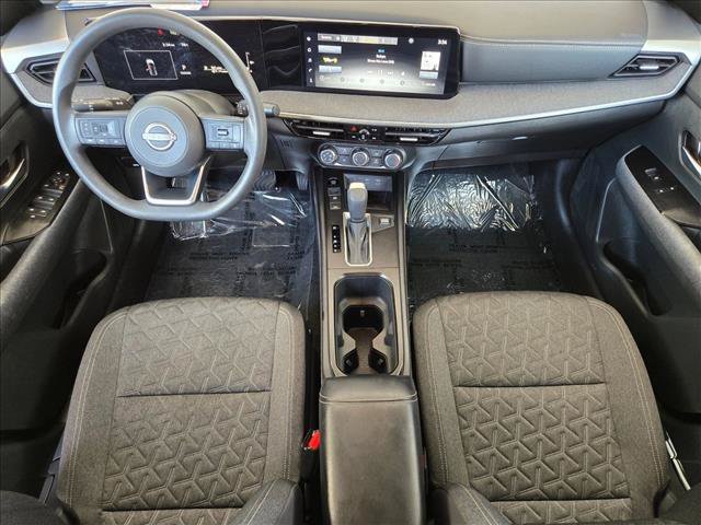 Used 2025 Nissan Kicks SV AWD/4WD image 15