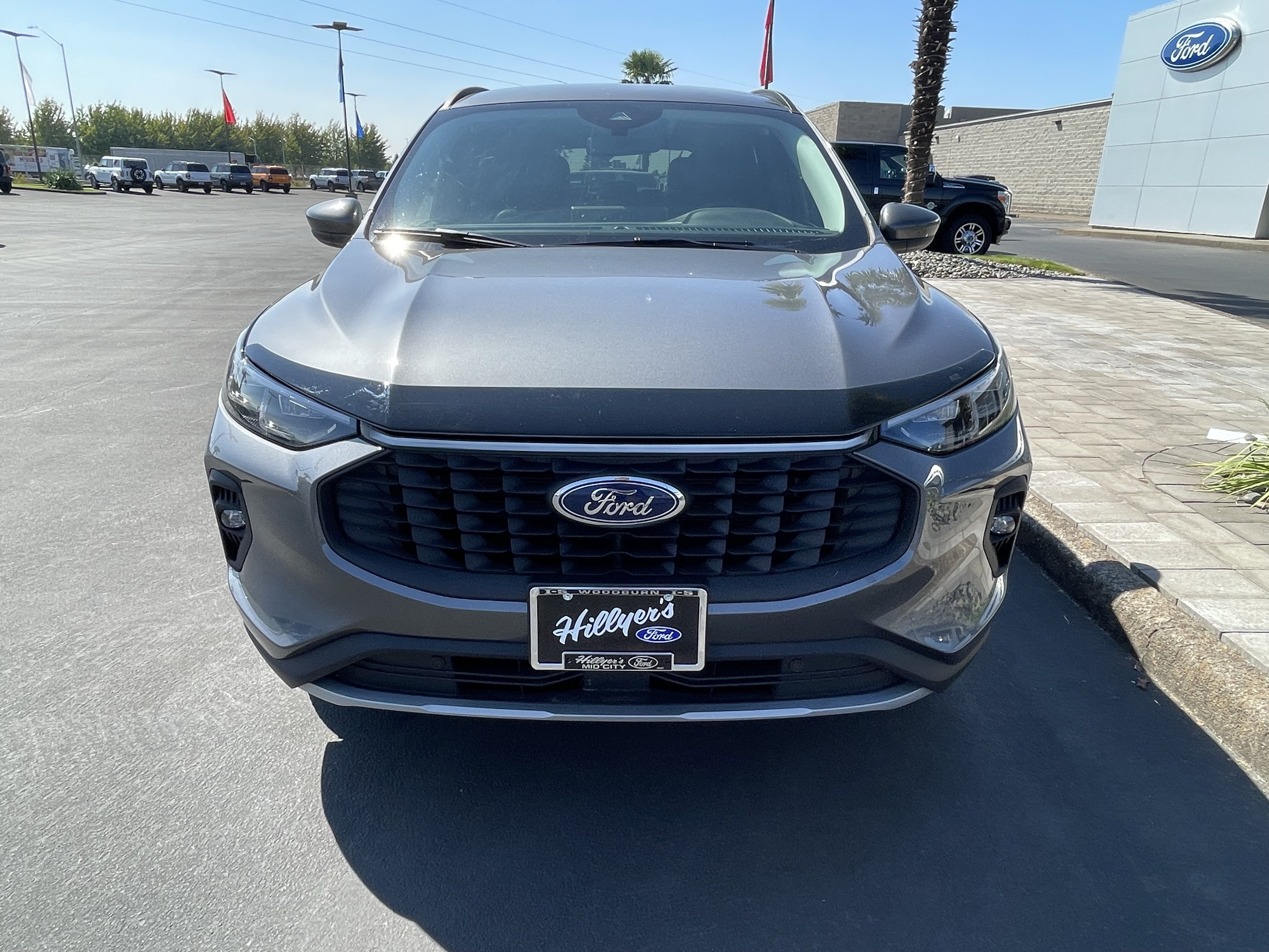 Certified 2025 Ford Escape Platinum AWD/4WD image 6